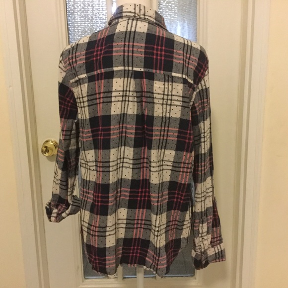 So perfect shirt women’s size XL - Picture 2 of 3